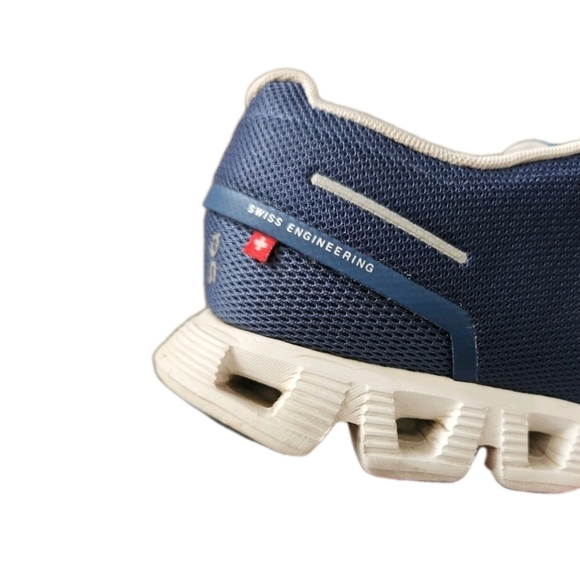 On Cloud Running Womens Blue Cloud 5 Shoe In Denim/White 9 - Picture 13 of 14